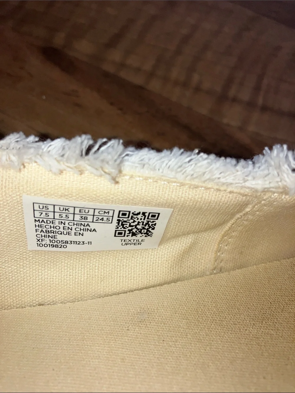 Toms  Women’s off white espadrille slip on shoes Sz  7.5